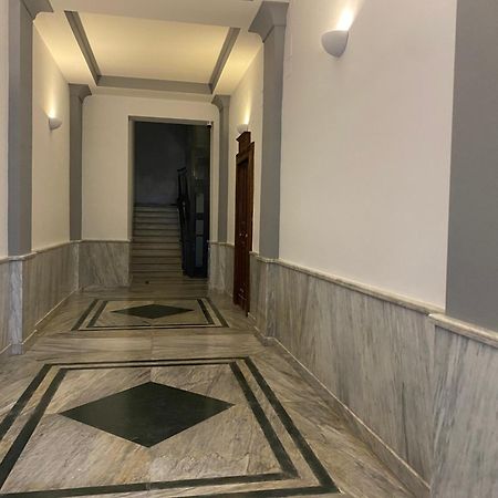 Lux Domus Apartment Бари Екстериор снимка