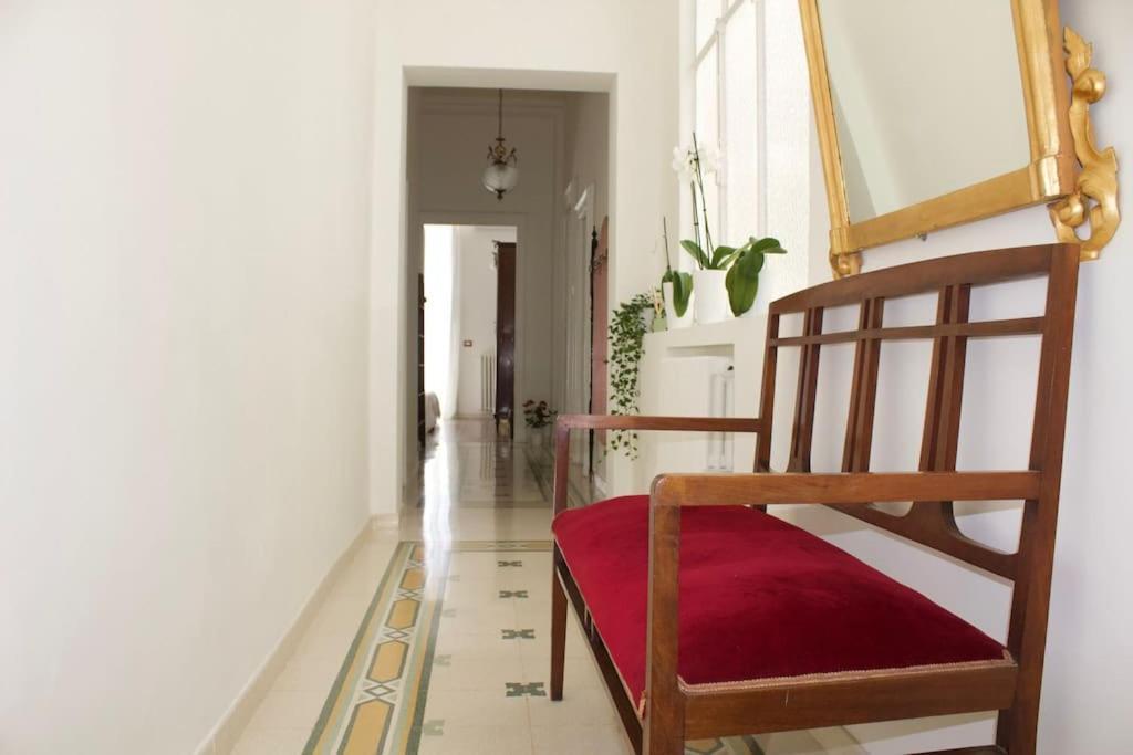 Lux Domus Apartment Бари Екстериор снимка