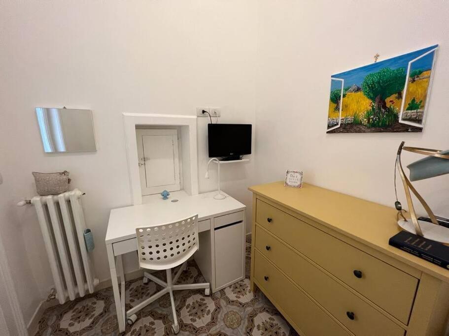 Lux Domus Apartment Бари Екстериор снимка