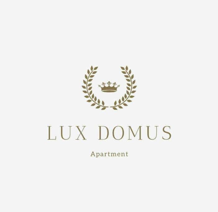Lux Domus Apartment Бари Екстериор снимка