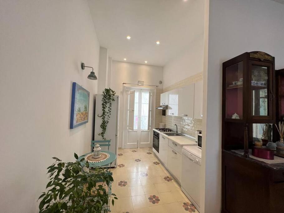 Lux Domus Apartment Бари Екстериор снимка