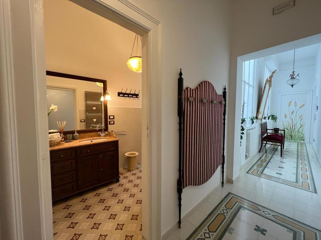 Lux Domus Apartment Бари Екстериор снимка