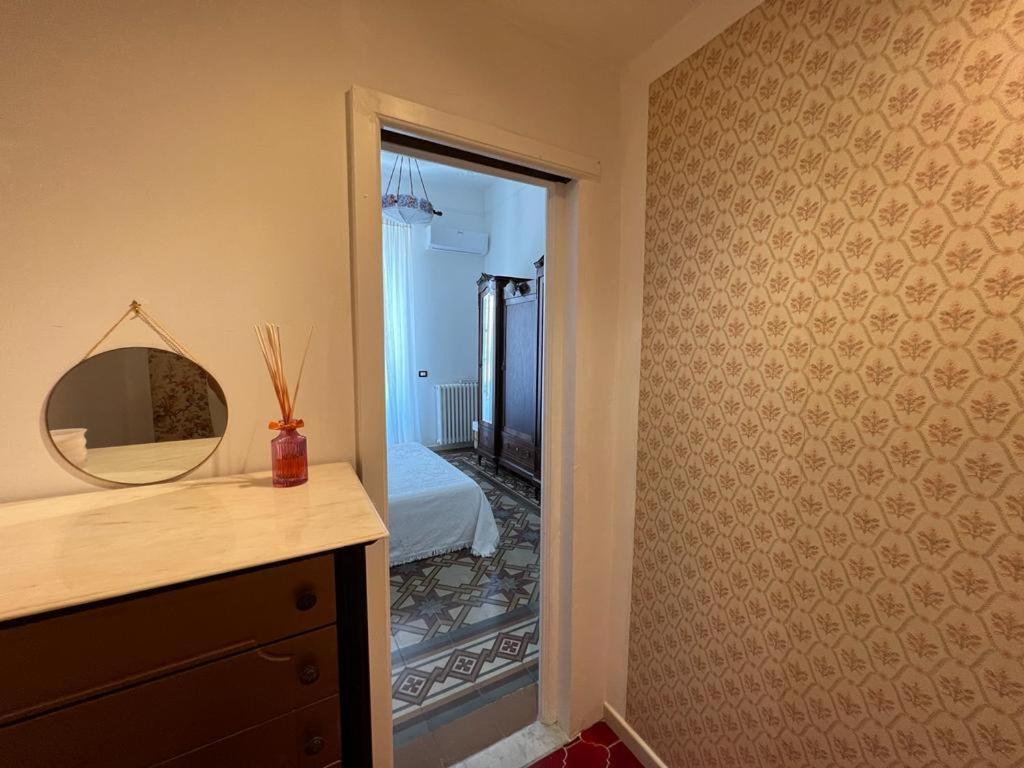 Lux Domus Apartment Бари Екстериор снимка